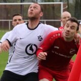 Lukas Neithart (l.) und der der SV Frömern kamen am Sonntag nicht über ein 4:4-Unentschieden beim TuS Uentrop II hinaus,