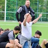 Ausgelassener Jubel bei der Mannschaft des SV Wanne. Gegen den Königsborner SV gab es einen satten 4:0-Sieg.