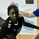Appia-Sarah Dreßler vom Lüner SV beim Wurf.