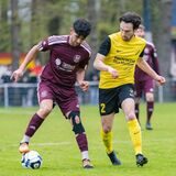 Der Torschütze zum zwischenzeitlichen 2:1 für BRB, Abofaz Tagizadeh (l.), im Zweikampf mit Langschedes Paul Jordan.