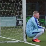Torhüter Andreas Betke lehnt am Tor