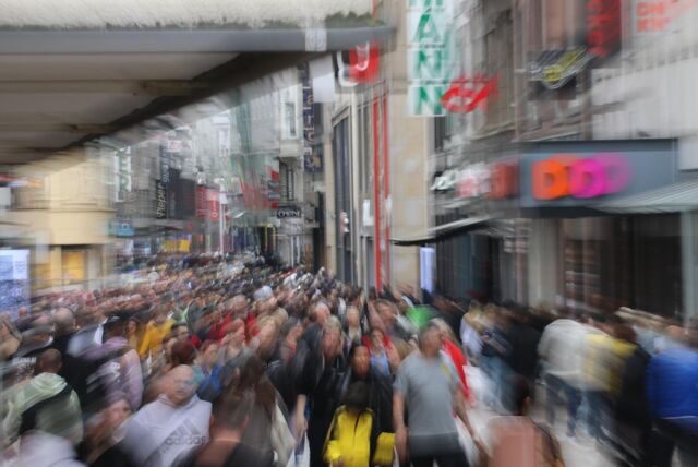 Es ist verkaufsoffener Sonntag in Dortmund. Gleichzeitig findet auch das E-Bike-Festival in der City statt.