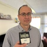 Wieso bildet sich Schimmel? Dieser Mieter aus Dortmund streitet sich seit mehr als sieben Jahren mit Vermieter LEG. Die schenkte ihm kürzlich ein Thermometer, mit dem man auch die Luftfeuchtigkeit messen kann.