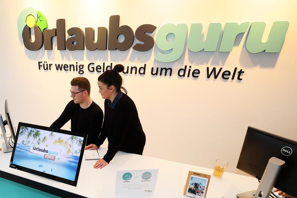 Das Reiseportal Urlaubsguru wurde 2012 in Holzwickede gegründet. In Spitzenzeiten beschäftigte das Unternehmen bis zu 220 Mitarbeiter in zwölf Ländern beschäftigt, aktuell sind es noch rund 90. Das Reiseportal Urlaubsguru wurde 2012 in Holzwickede gegründet. In Spitzenzeiten beschäftigte das Unternehmen bis zu 220 Mitarbeiter in zwölf Ländern beschäftigt, aktuell sind es noch rund 90.