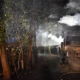 Unter anderem diesen Lkw hatte der 22-Jährige angezündet. Wegen sechs Brandstiftungen wurde der Mann jetzt verurteilt. Dabei hat er einen Schaden von rund 170.000 Euro angerichtet.