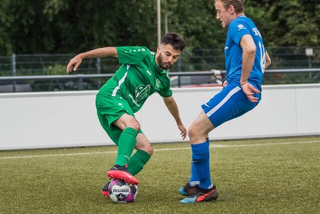 Hakan Kayaalp vom PSV Bork im Dribbling