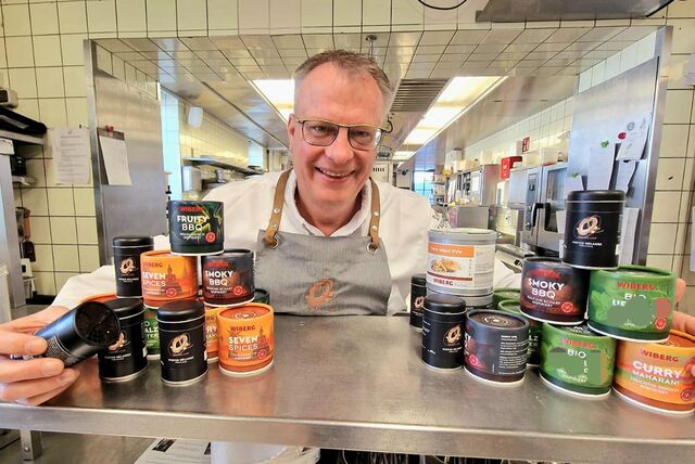 Koch Günther Overkamp umarmt jetzt alles, was gesünder ist als Salz und den Blutdruck nicht weiter hochtreibt. „Jede Menge Gewürze und vor allem Pfeffer in vielfältigen Aromen können das Salz teilweise sogar ganz ersetzen“, versichert der Koch.