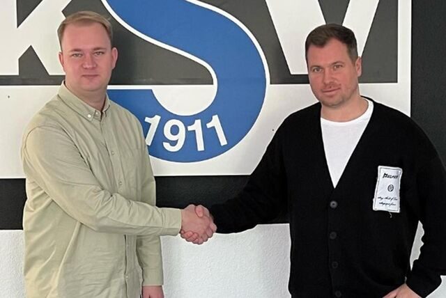 Der Pressesprecher des Königsborner SV, Lars Rohwer (l.), hier neben dem Vorsitzenden des Gesamtvereins Daniel Krahn.