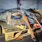 Evakuierung beim Blindgängerfund: Menschen steigen in einen Shuttlebus