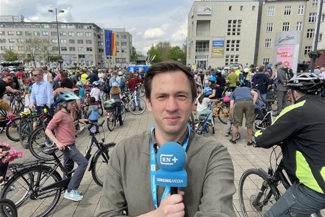 Teilnehmende einer Demo von „Kidical Mass“ in Dortmund.