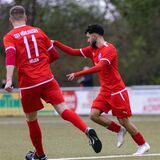 Can Demircan (r.) traf für den SSV Mühlhausen zum Last-Minute-Ausgleich in Kemminghausen.
