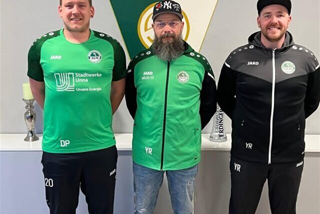 Jörg Bock (M.) wird der neue Co-Trainer von Daniel Pilzecker (l.). Rechts: Yannick Reimann, stellvertretender Fußball-Abteilungsleiter der SGM.