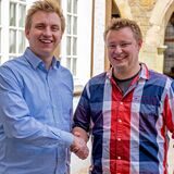 Marketing-Geschäftsführer Lars Werkmeister (l.) begrüßt den neuen Veranstaltungs-Manager Markus Schnatmann.