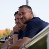 Rene Johannes vom KSV steht an der Bande.