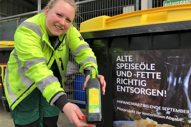 Franziska Parus ist stellvertretende Betriebsstellenleiterin der GWA in Fröndenberg-Ostbüren. Alte Speiseöle können von Verbrauchern direkt entsorgt werden und finden sich nicht in der Gebührenkalkulation wieder.