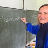 „Der Liebe wegen“ hat Daniela Kooijman Niederländisch gelernt. Ihre Kenntnisse gab sie am Dienstag an Schülerinnen und Schüler in Werne weiter. Sie erklärte zudem den Unterschied zwischen Holland und Niederlande.