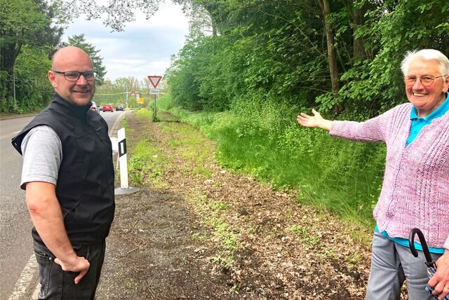 Eine Siedlung zwischen JVA und Musikanteviertel. Die Nachbarn sagen ja, aber die Baustraße soll nicht durch Anliegerstraßen führen. Dafür gibt es Unterstützung. Brigitte Schweppe und Markus Götte kämpfen für eine Baustellenzufahrt, die nicht durch das Musikantenviertel führt. Hier könnte ihrer Ansicht nach die Zufahrt beginnen.Brigitte Schweppe und Markus Götte kämpfen für eine Baustellenzufahrt, die nicht durch das Musikantenviertel führt. Hier könnte ihrer Ansicht nach die Zufahrt beginnen.