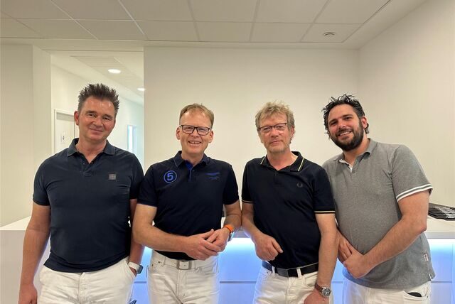 Vier Ärzte arbeiten jetzt zusammen in einer Praxis (v.l.): Dr. Christian Zülch, Dr. Jürgen Helgers, Thomas Hatting und Athanasios Tsobanelis.