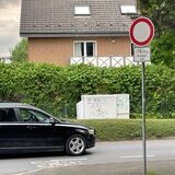 Die Sperrung der Bahnhofstraße ab Kreisverkehr in Richtung Innenstadt verführt offenbar viele, unerlaubt in die Anliegerstraße Ottostraße zu fahren.