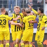 BVB-U23-Spieler bejubeln ein Tor.