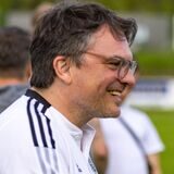 HSC-Chefcoach Benjamin Hartlieb (l.) schlägt ein mit Maurice Majewski.