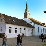 Die Lutherkirche an der Kampstraße ist eine typische Straßenkirche und gehörte nicht immer zur Ev. Kirchengemeinde Kamen.