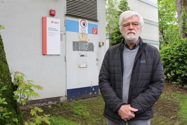 Wolfgang Knappmann am Fernwärme-Heizwerk am Grollmannsweg.