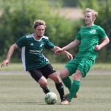 Bausenhagens Max Klimecki (r.) hier im Duell mit Cappenbergs Sven Ernst (l.).