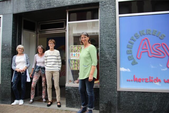 Der Arbeitskreis Asyl um die Vorsitzende Monika Heitmann (rechts) wirbt für mehr Kommunikation mit den Bewohnern der Zeltstadt.