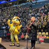 Jo Marie Dominiak beim BVB-Weihnachtssingen.