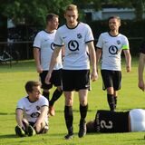 Der SV Frömern – weiße Trikots – hat das letzte Saisonspiel bei der SpVg Bönen trotz 1:0-Führung verloren.