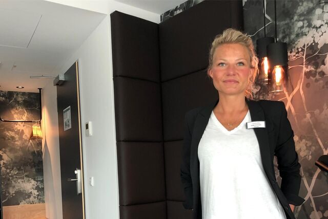 Katja Kortmann in einem Zimmer des Hotels Esplanade.