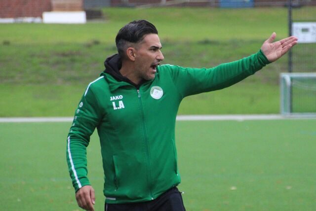 Leonardo Amoresano, Trainer des SV Stockum, blickt mit gemischten Gefühlen auf die vergangene Saison zurück.