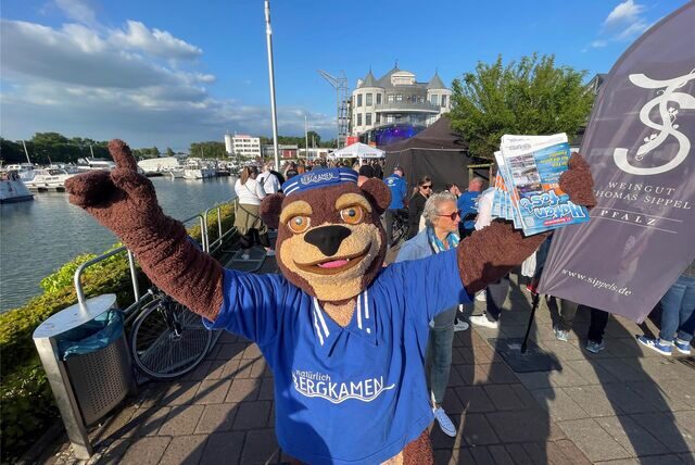 Hafenfest-Maskottchen Ottmar freut sich auf viele Gäste.