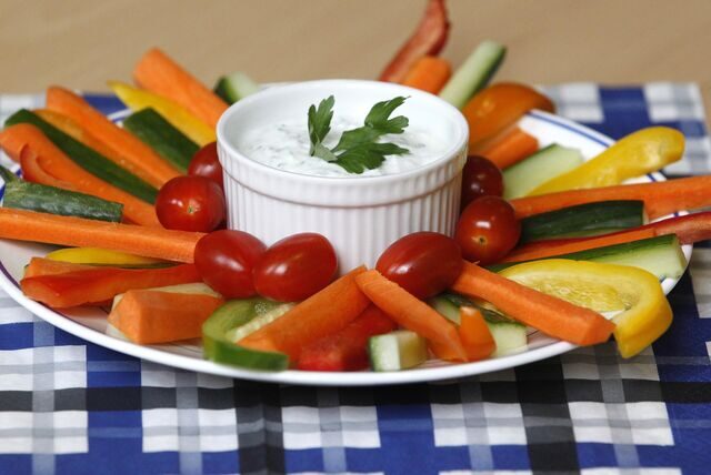 Gemüseteller mit Dip