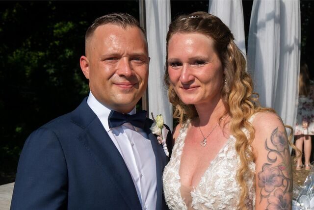 Jasmina und David Benndorf haben in der Gärtnerei Fischer in Datteln geheiratet.