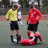 Der TuS Hamm (rote Trikots) muss am Sonntag voraussichtlich gegen BR Billmerich antreten. Die Teams kämpfen dann um den Ligaverbleib im Kreisliga-Oberhaus. Ob das Spiel stattfindet, steht und fällt jedoch mit dem Ausgang der Partie VfL Mark gegen VfR Sölde II.