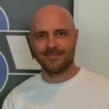 Dominik Lipki (r.) – hier neben dem KSV-Vorsitzenden Daniel Krahn – ist der neue Sportliche Leiter in Königsborn. Doch der Zeitpunkt seiner Übernahme erschwert seine Arbeit.