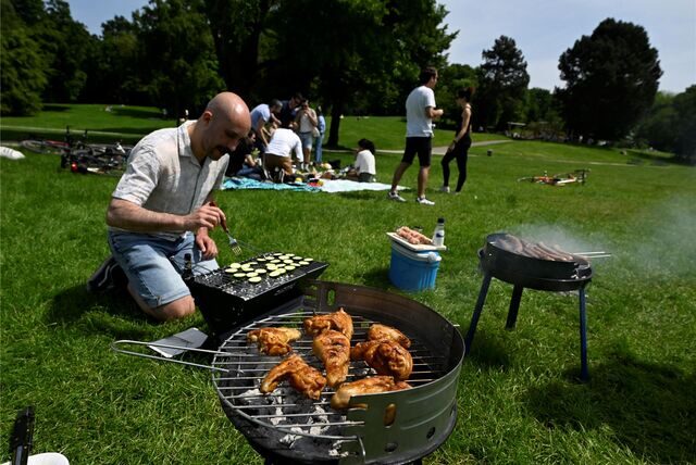 Der Sommer lockt die Menschen nach draußen und die Grills werden rausgeholt. In Lünen darf man aber nicht überall grillen, wo es einem beliebt.