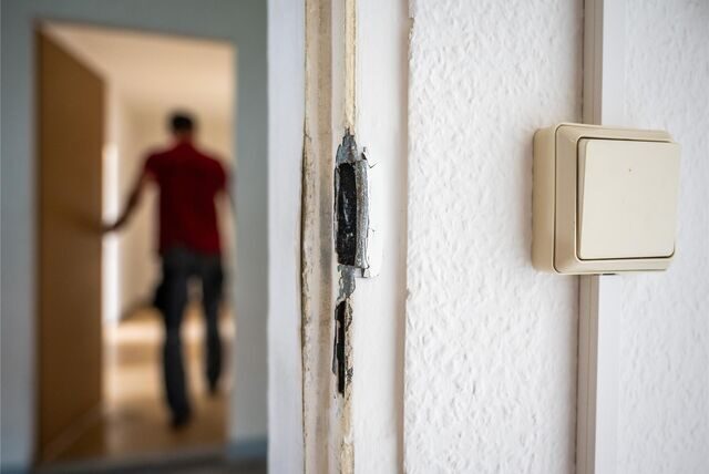 In Dortmund und Lünen wurde mehrfach eingebrochen. Die Polizei sucht mit Täterbeschreibungen nach den Unbekannten Männern.