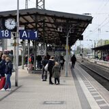 Die Bahnhöfe, wie hier in Unna, und weitere Standorte wie Pendlerparkplätze an den Autobahnanschlussstellen sollen zu komfortablen Mobilstationen umgebaut werden.