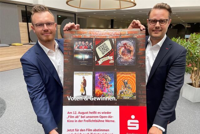Kevin Köster (l.) und Andree Heimann gaben am Freitag den Start für das 14. Werner Open-Air-Kino.