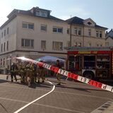 Ein Balkon eines Hauses auf dem Marktplatz in Fröndenberg fing am Freitag, 16. Juni, aus bislang noch ungeklärter Ursache Feuer.