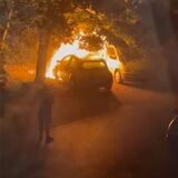 Die Feuerwehr Lünen rückte am Sonntagabend (18. Juni) zu einem Einsatz aus, bei dem es zwei brennende Autos gab.