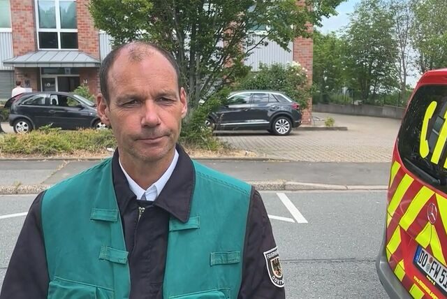 Feuerwehr-Sprecher André Lüddecke fasst den ABC-Einsatz zusammen.
