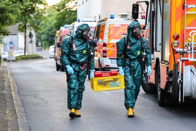 Spezialkräfte der Feuerwehr Dortmund bei einem Einsatz in Hagen.
