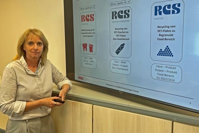 Geschäftsführerin Adelheid Hauschopp-Francke vor einem Organigramm mit den drei RCS-Firmen. Seit längerem ist eine Expansion der Firma geplant.