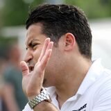 Kurtulus Öztürk hebt die Hände, als wolle er sagen: „Ich war’s nicht.“