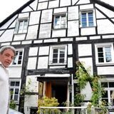 Ebenso aufwendig wie fachkundig renoviert hat Uwe Hellner das älteste Wohnhaus der Stadt. In das Fachwerk aus dem Jahr 1737 soll ein Bistro einziehen.