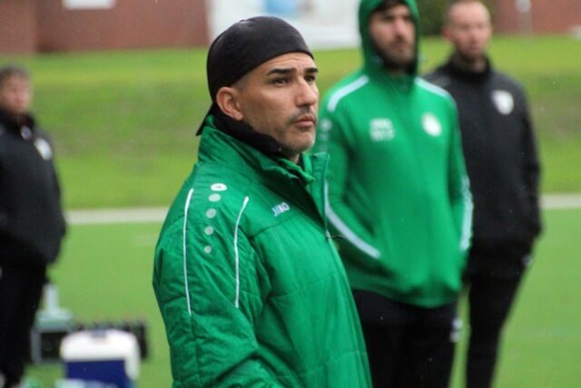 Leonardo Amoresano, Trainer des SV Stockum, muss trotz ursprünglichen Zusagen, zwei Abgänge hinnehmen.